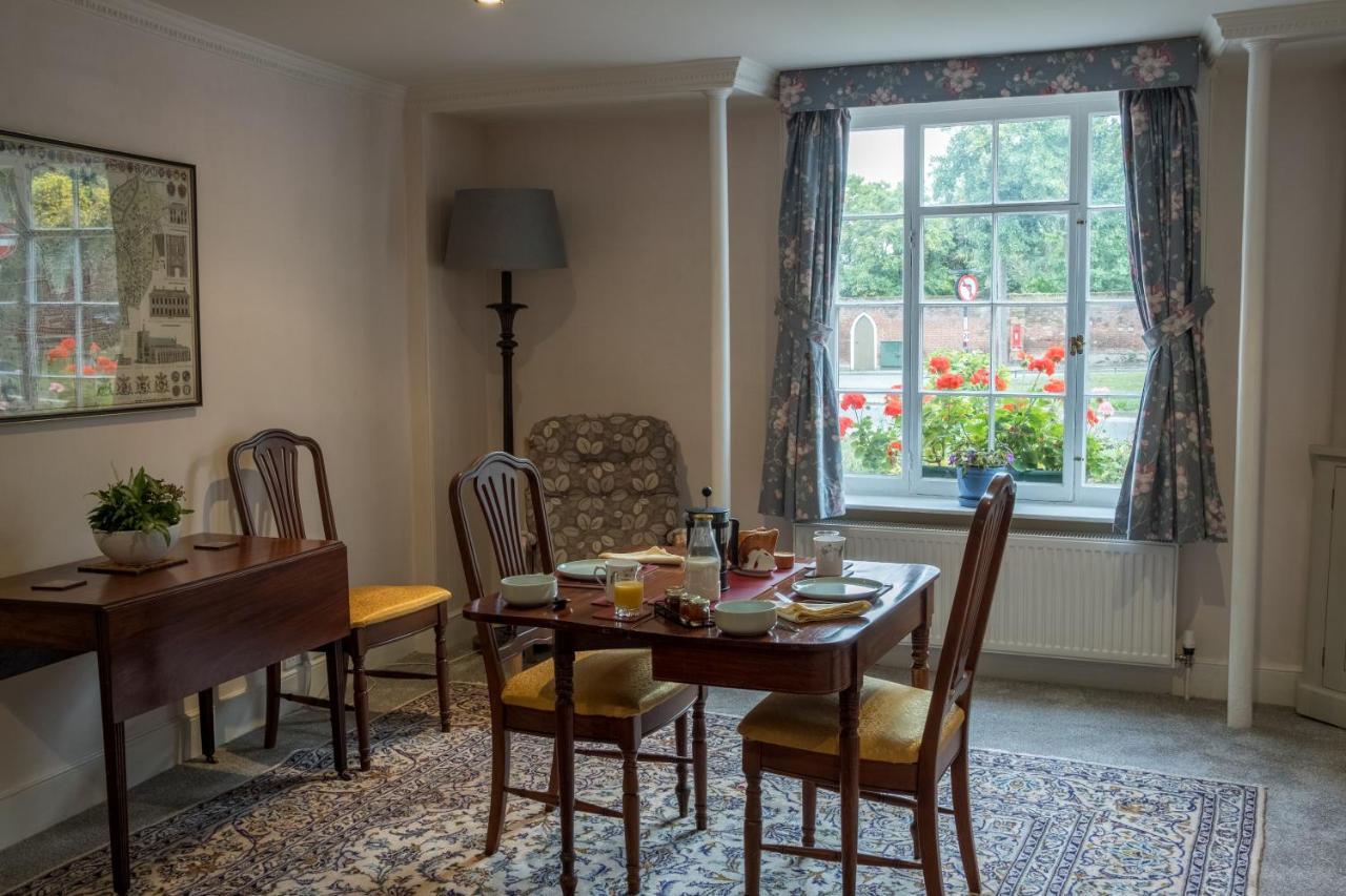 St Mary'S Bed & Breakfast Bury St. Edmunds ภายนอก รูปภาพ