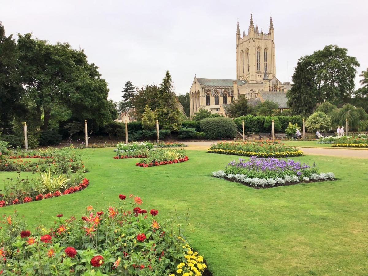 St Mary'S Bed & Breakfast Bury St. Edmunds ภายนอก รูปภาพ