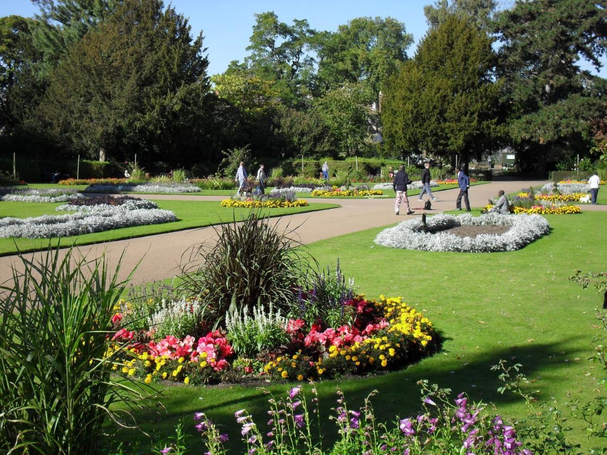 St Mary'S Bed & Breakfast Bury St. Edmunds ภายนอก รูปภาพ